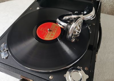 1946 Columbia Viva-Tonal Grafonola 9000A - b5f65c96 078c 49ba b44d d90763d68ad2